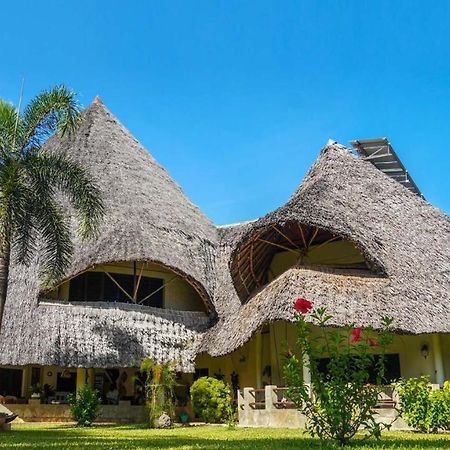 Amani Paradise - Luxury Villas 迪亚尼海滩 外观 照片