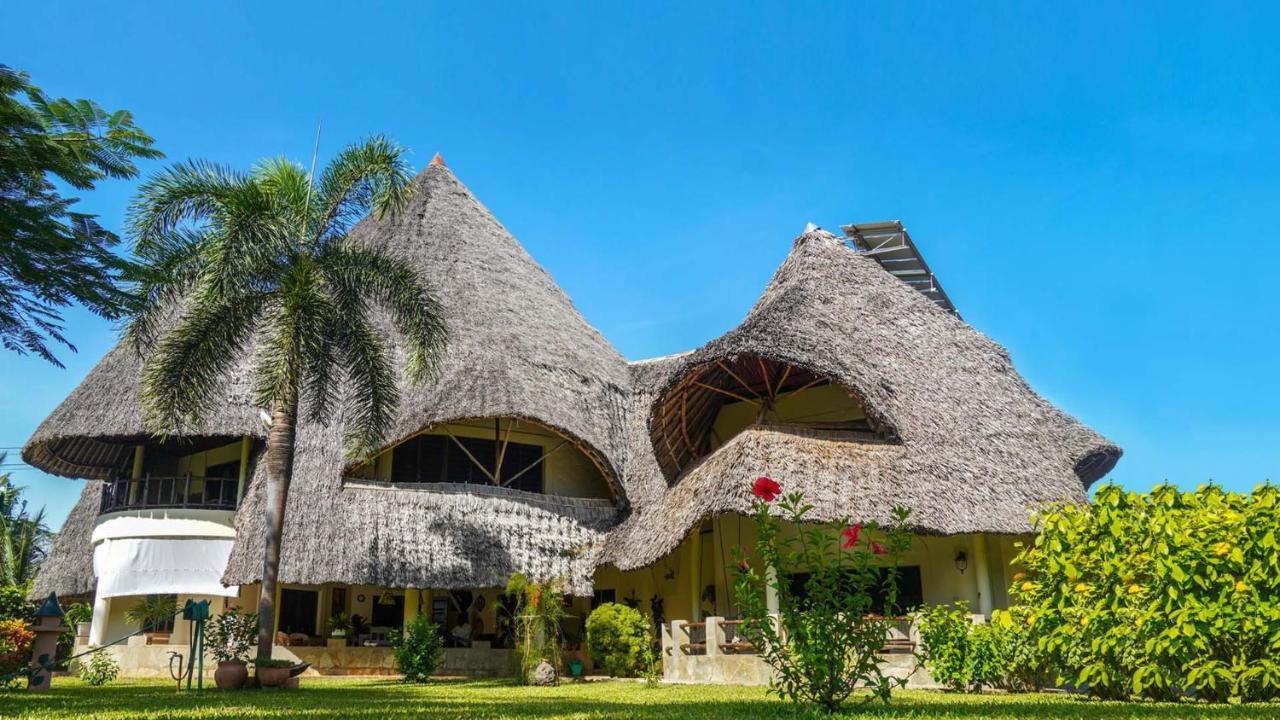 Amani Paradise - Luxury Villas 迪亚尼海滩 外观 照片