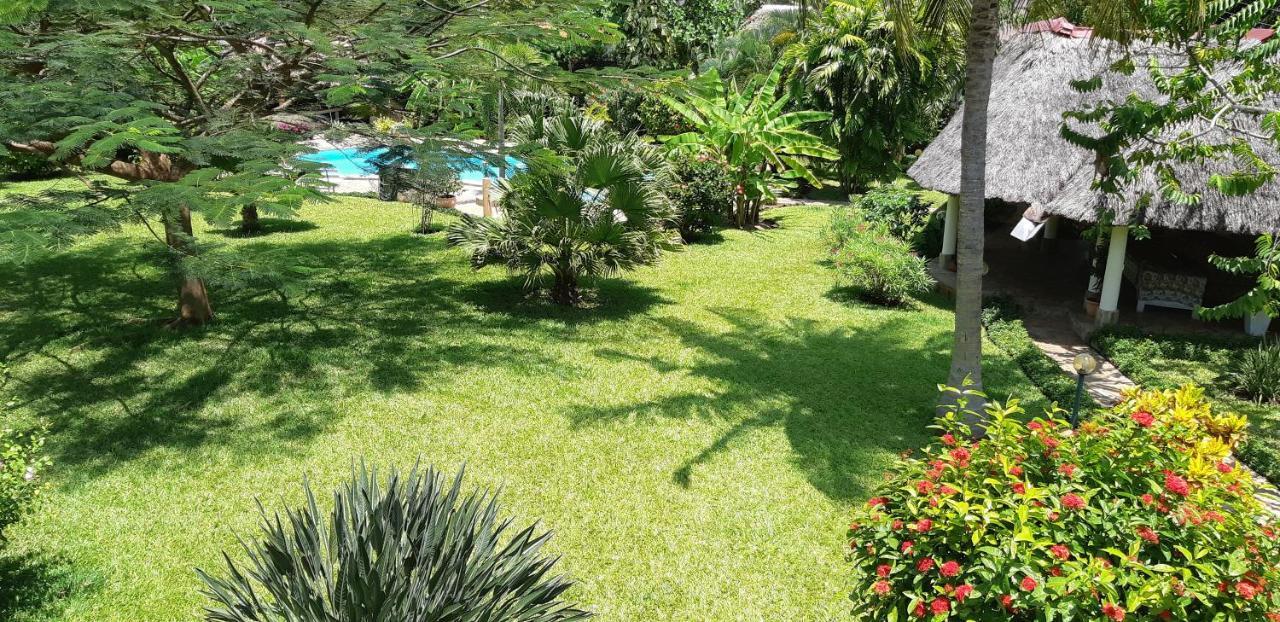 Amani Paradise - Luxury Villas 迪亚尼海滩 外观 照片