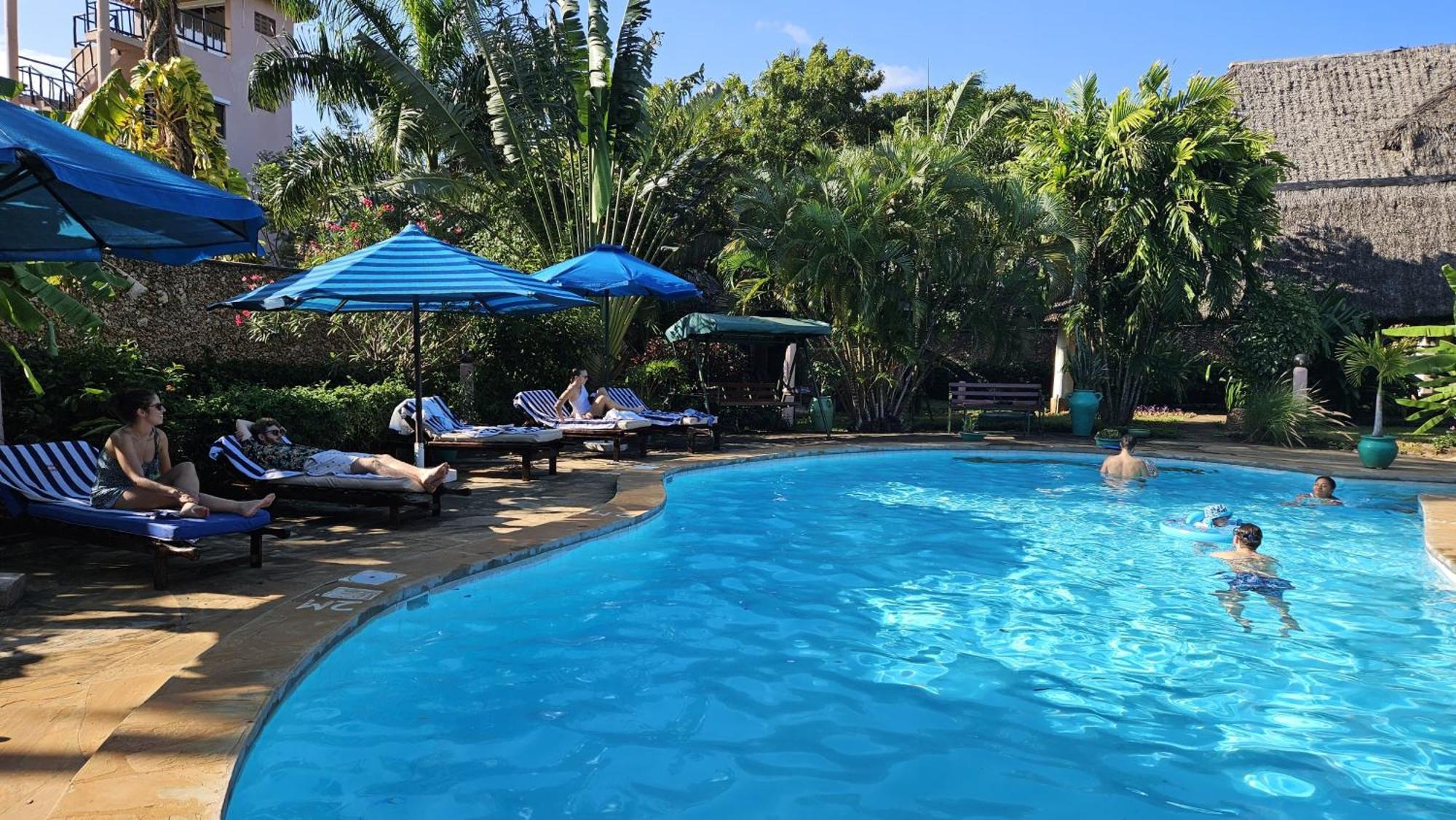 Amani Paradise - Luxury Villas 迪亚尼海滩 外观 照片